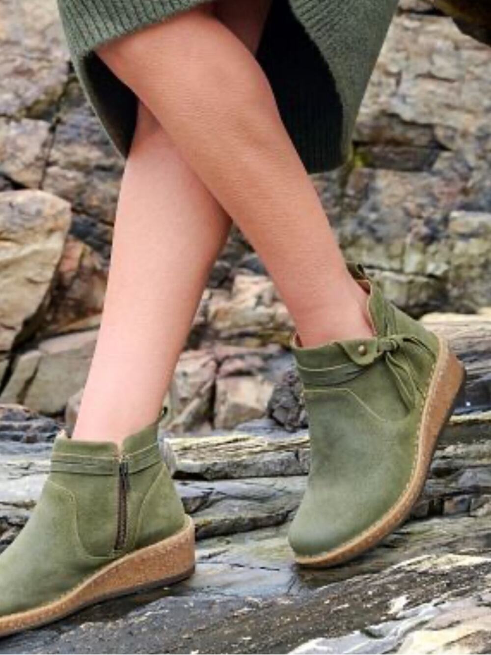 Born Vaughn Green Ankle Distressed Booties – Sz 8.5M